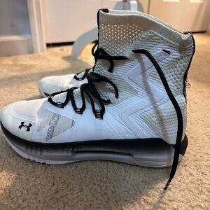 Women's UA Ace Highlight Volleyball Shoes size 11